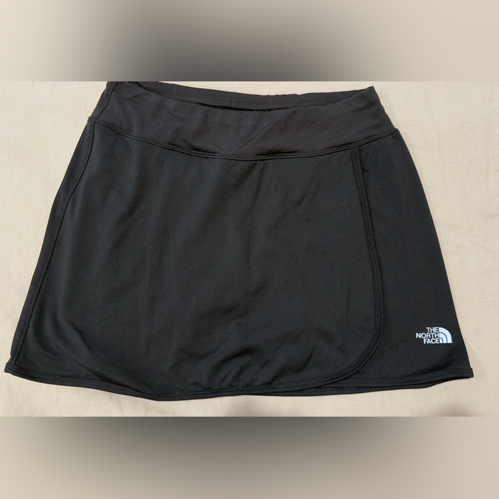The North Face Skort 
Athletic Skirt